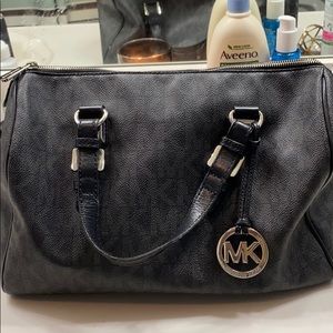 Black Michael Kors bag